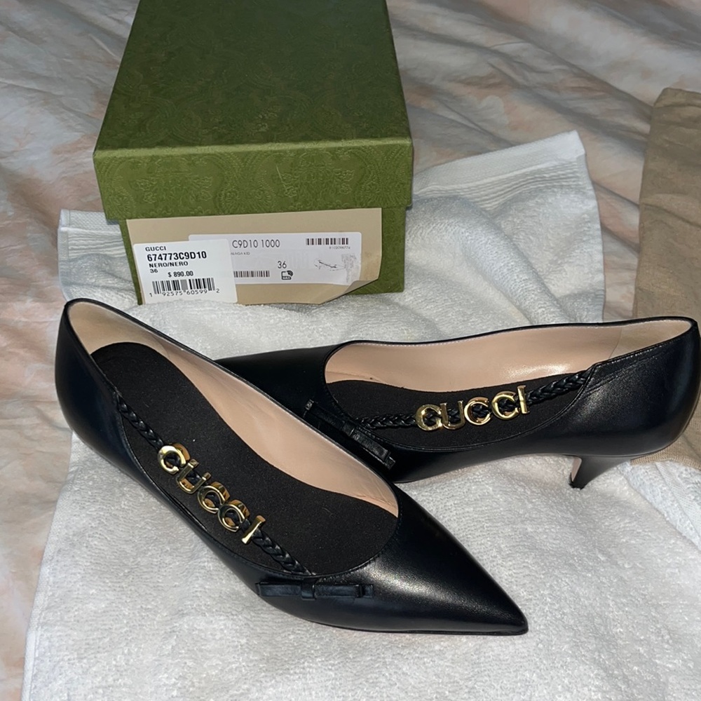 Gucci Open Side Pumps gently used great condition